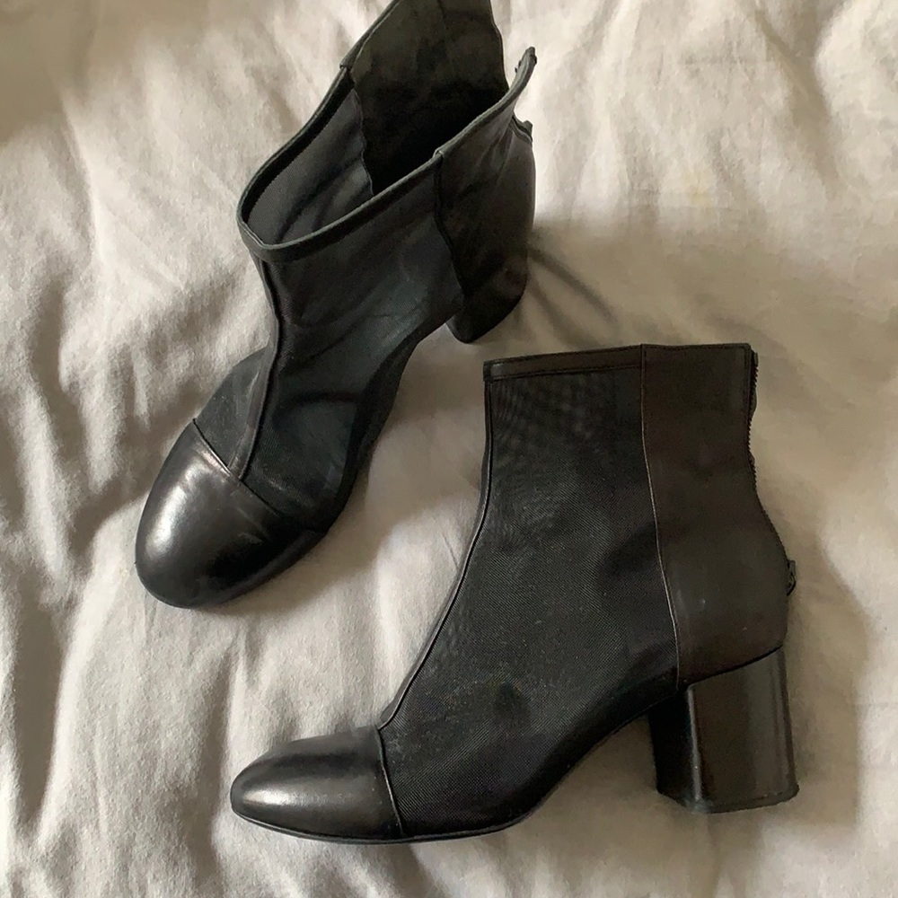 Gently worn rag and bone mesh drea booties size 8.5